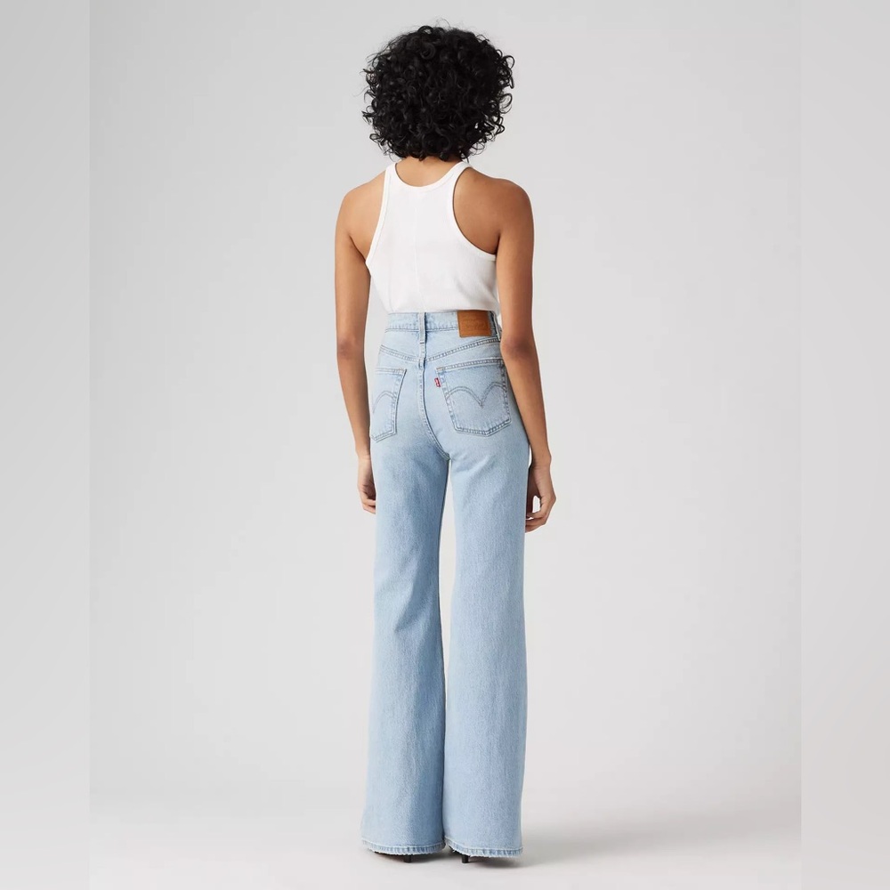 Levi’s Ribcage Bell Jeans Size 30 High Rise Light Wash Flare Wide Leg 30x32 - Picture 2 of 7